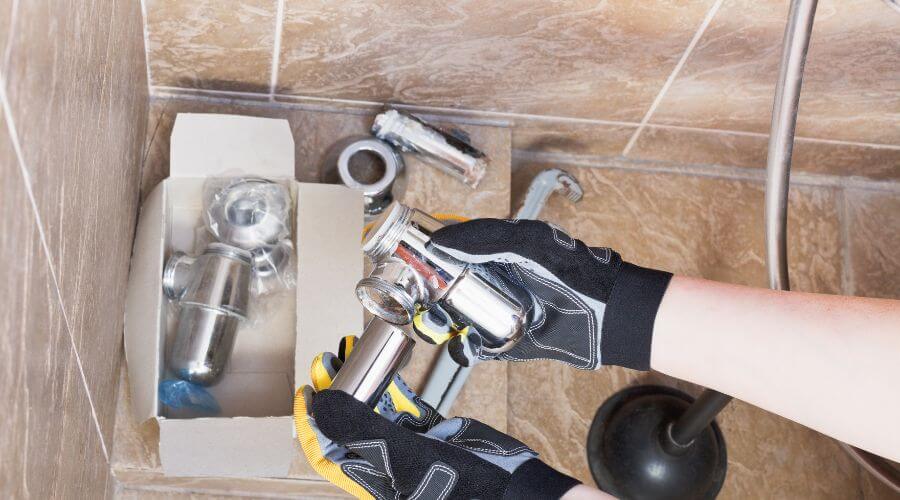 Professional gutter cleaning in Folcroft, PA